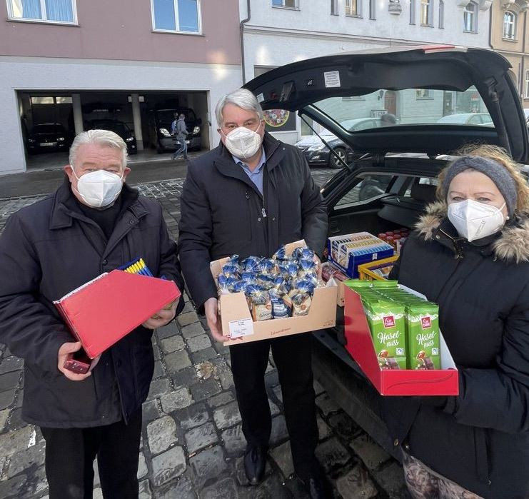 Spendenübergabe, mit Hans Stecker und Ulla Schmidt vom Förderverein
